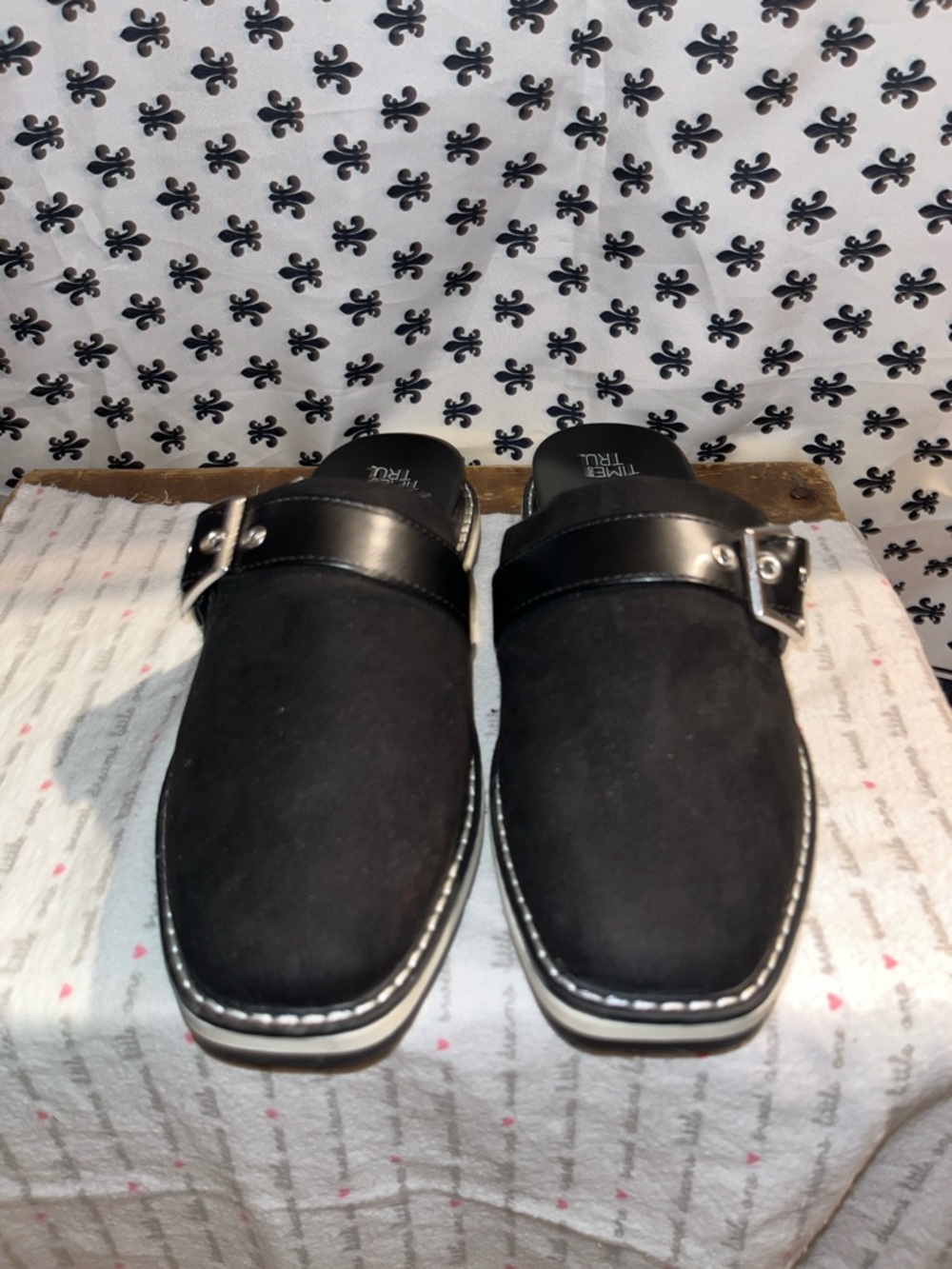 Time thuThe Men’s Black Slip-On Mule with Buckle